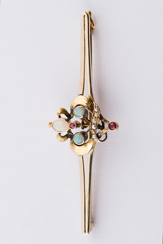Antieke gouden broche met opaal
