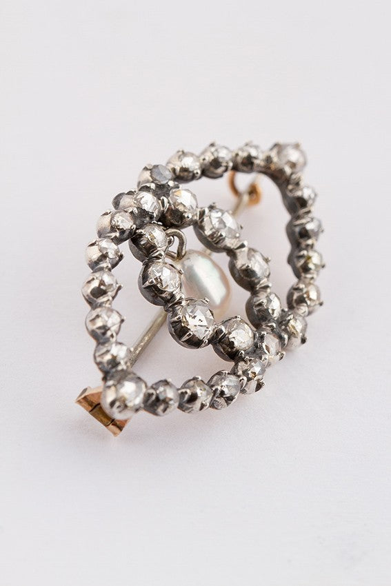 Antique gold brooch with pearl and diamonds