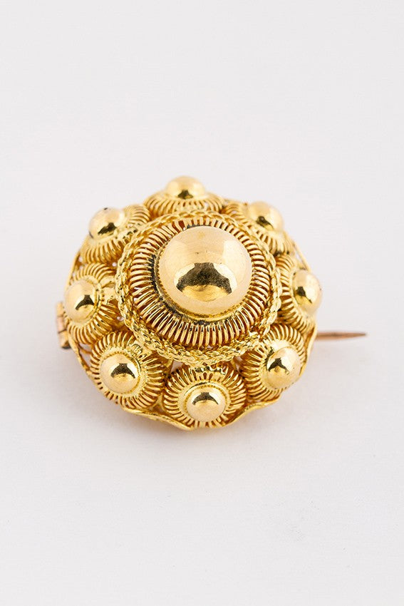 Gold Zeeland button brooch