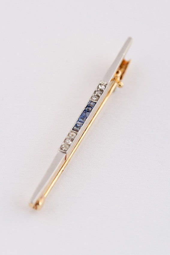Gold brooch with diamonds and sapphires
