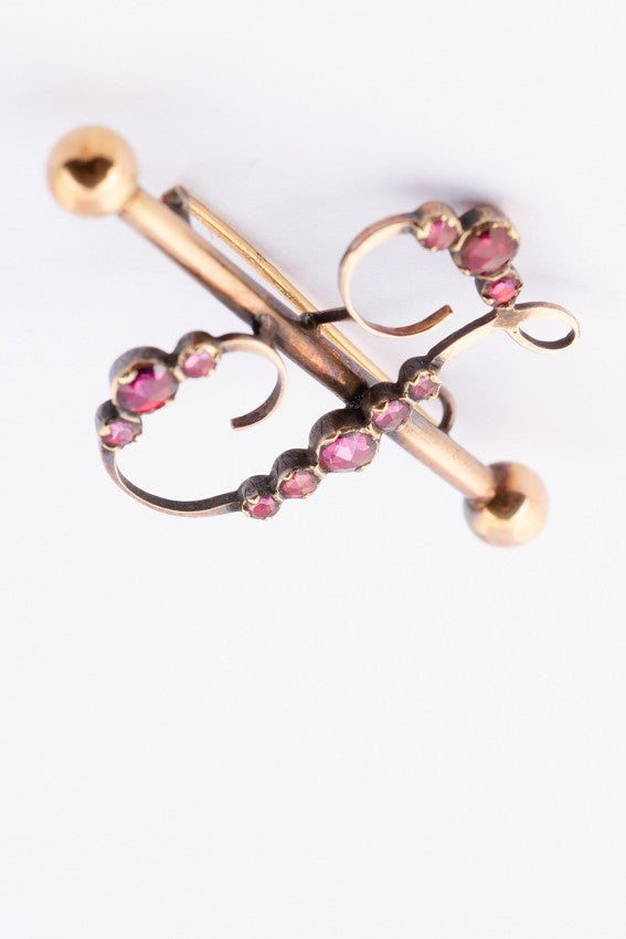 Gold brooch (Grenat Perpignan) with garnets