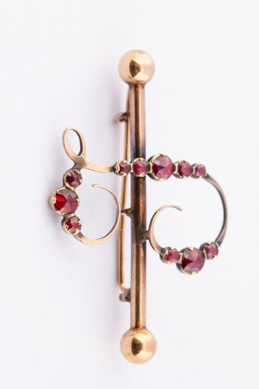 Gold brooch (Grenat Perpignan) with garnets