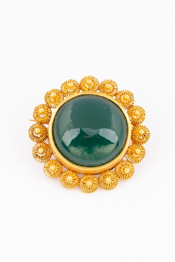 Antique gold brooch with agate