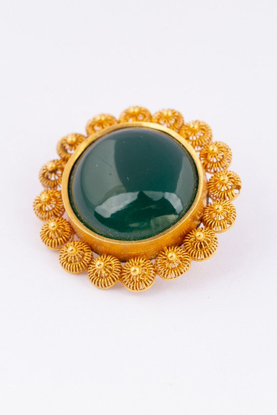 Antique gold brooch with agate