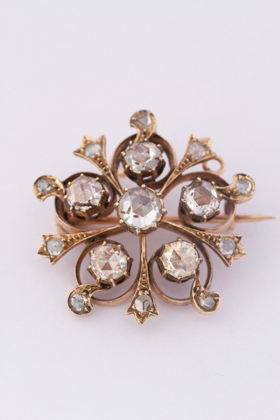 Gold brooch pendant with diamonds