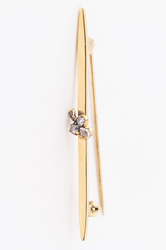 Old gold brooch with a three-leaf clover with rose-cut diamonds