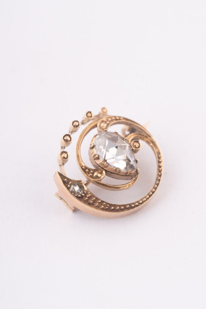 Gold brooch with rose-cut diamonds