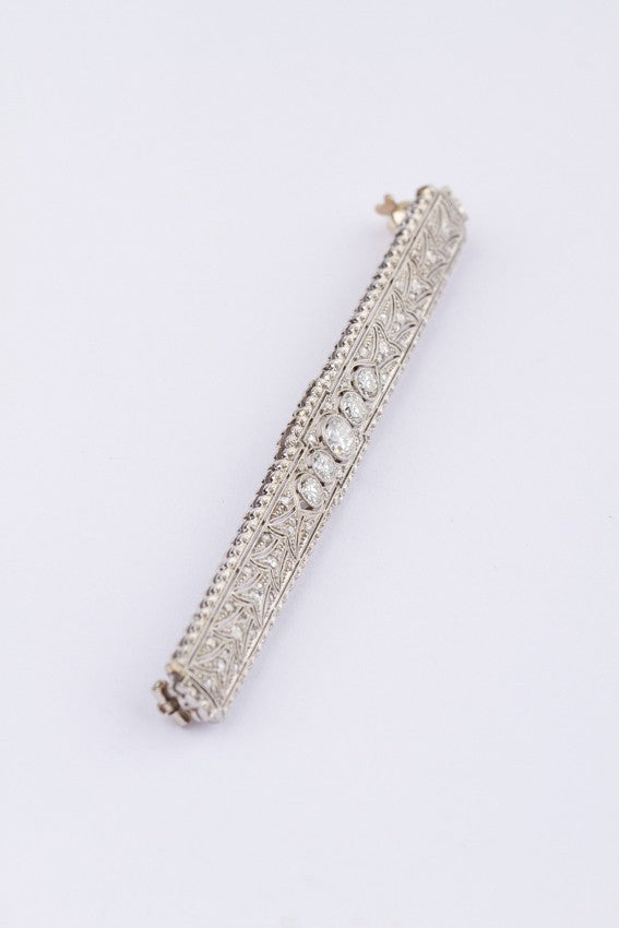 Platinum brochette with brilliants and diamonds