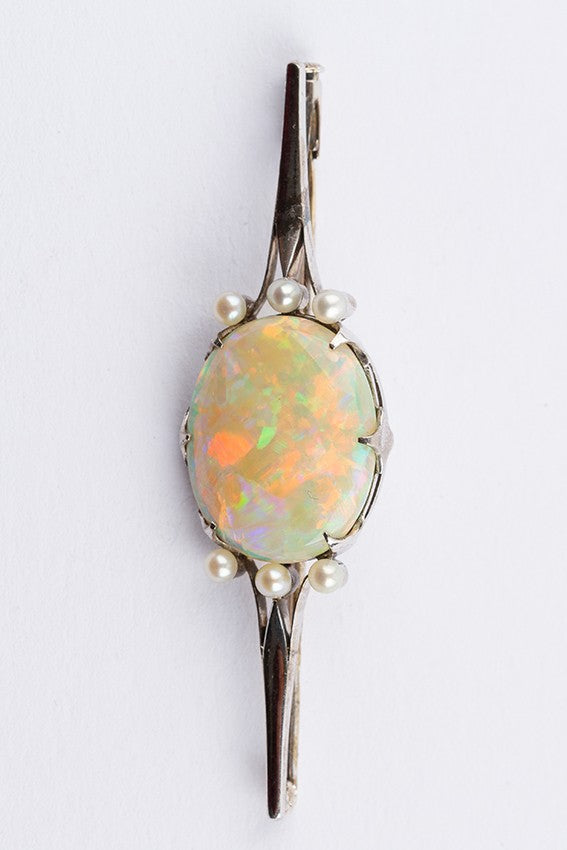 Wit gouden speld met opaal en parels