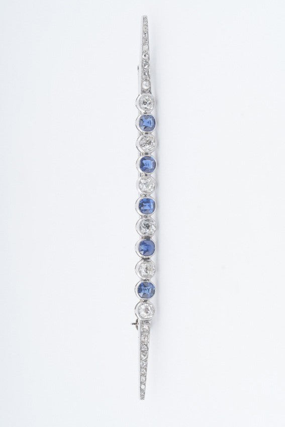 White gold brooch with sapphires, old-cut brilliants and rose-cut diamonds rose-cut diamonds