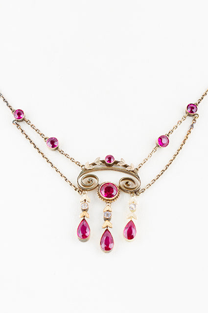 Art Nouveau necklace with ruby ​​and diamond