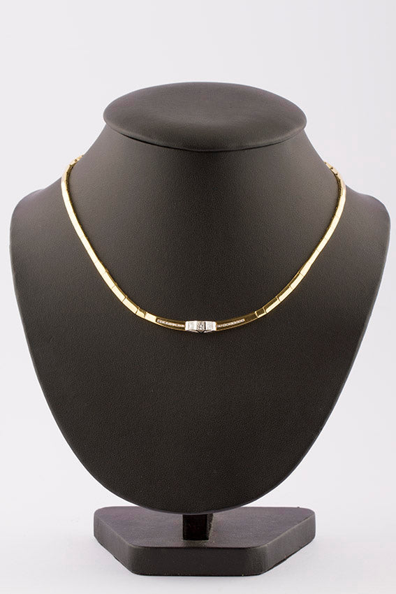 18 carat gold necklace with brilliant