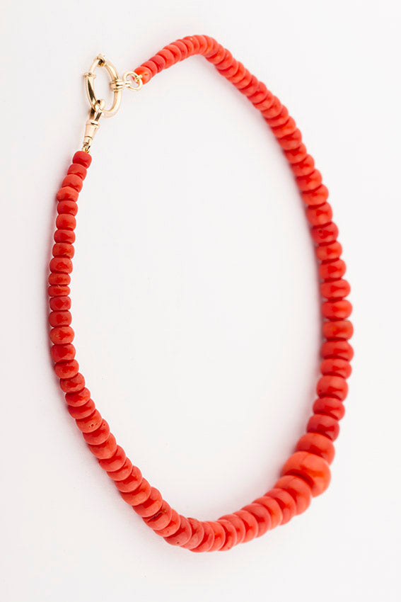 Gold link bracelet with filigree