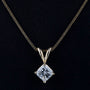 Solitair hanger met prinses geslepen diamant