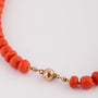 Bloedkoralen collier aan gouden slot
