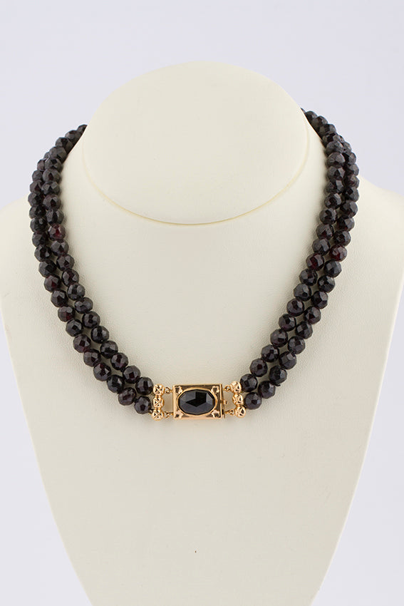 Garnet necklace with gold clasp
