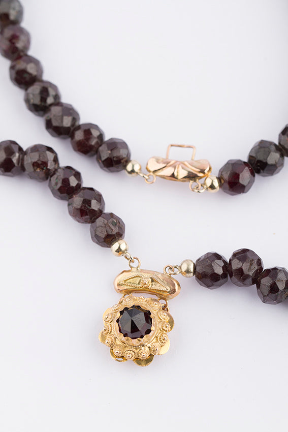 2-strengs granaten collier