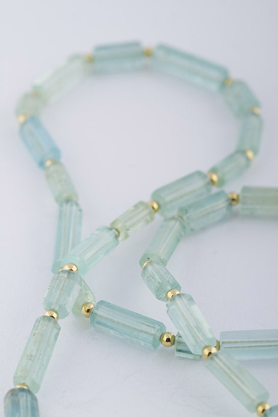 Aquamarijn collier aan gouden sluiting