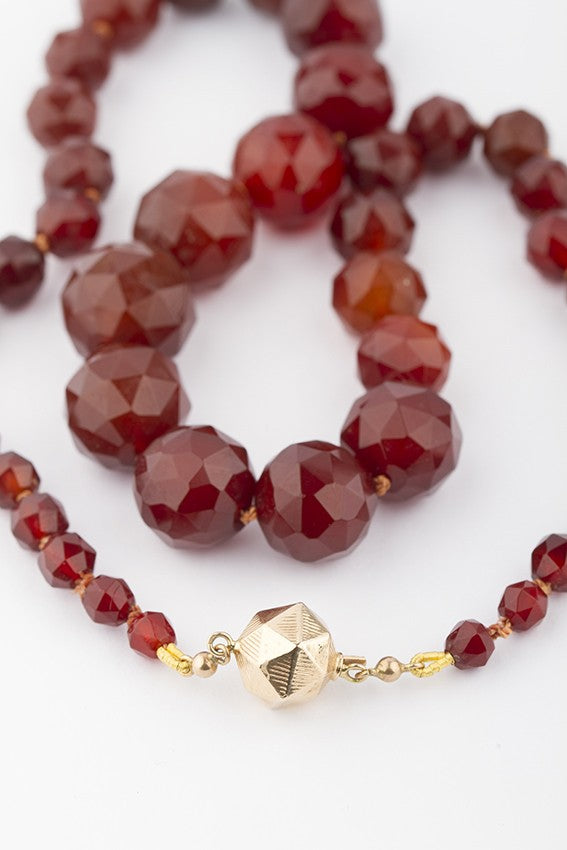 Carneool collier aan gouden sluiting