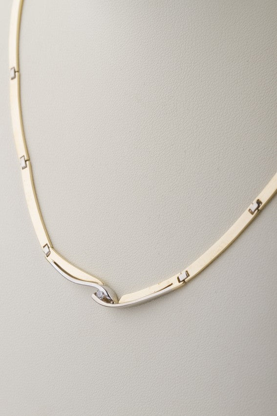 Wit/geel gouden schakel collier met briljant