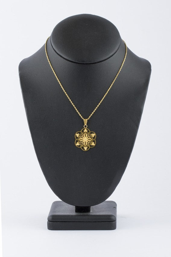 22 carat gold filigree pendant