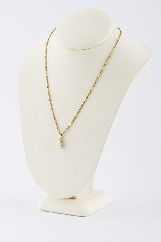 Gouden hanger met een peervormig geslepen diamant