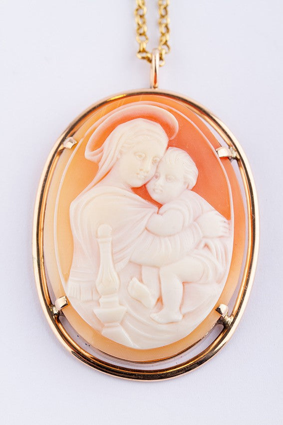 Antique shell cameo pendant