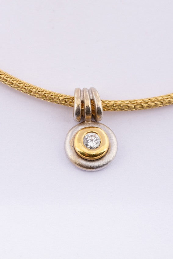 Wit/geel gouden hanger met een briljant