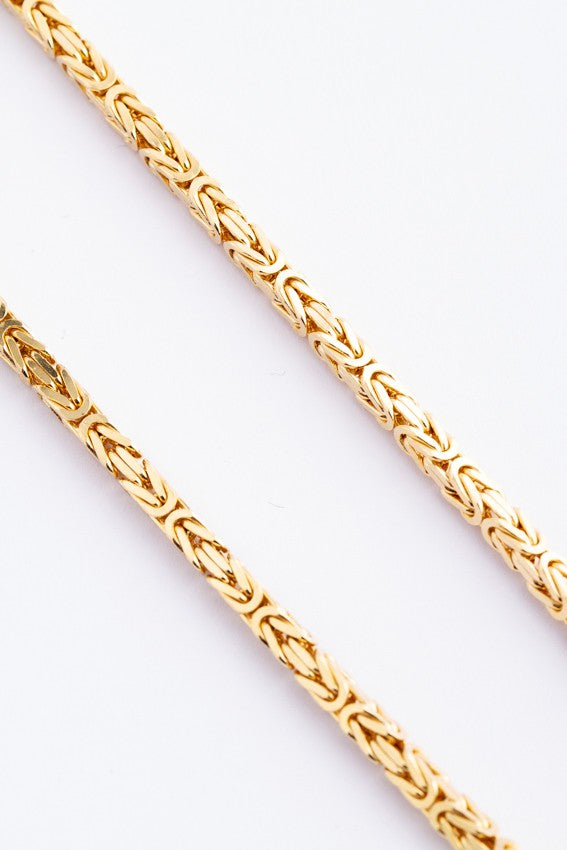 Golden king's link necklace