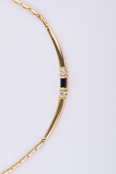 Gouden collier met saffier en 2 briljanten