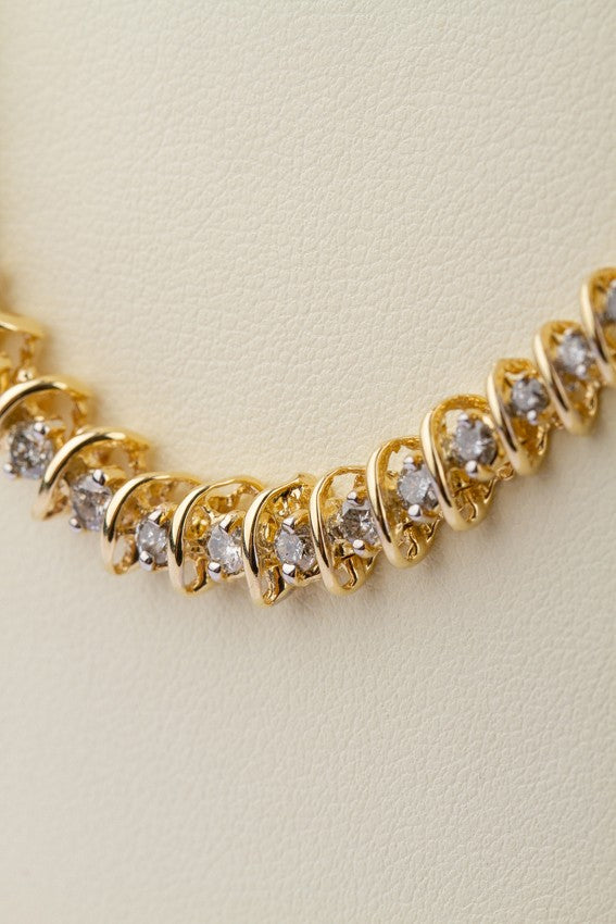 Gouden collier met 119 briljanten