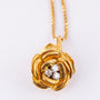 Gouden roos hanger met 3 briljanten aan gouden collier