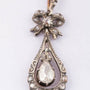 Antieke hanger met roos geslepen diamanten aan collier