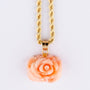 Bloedkoralen hanger gesneden idvv een roos aan gouden collier