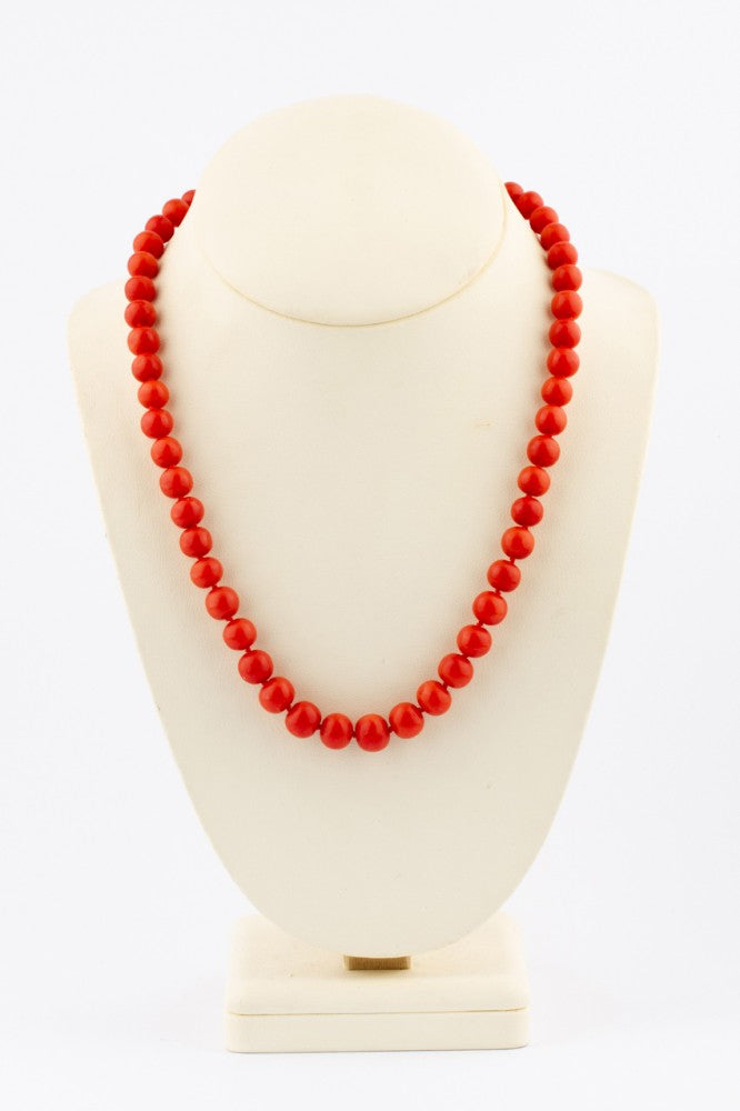 Antiek bloedkoralen collier aan gouden sluiting