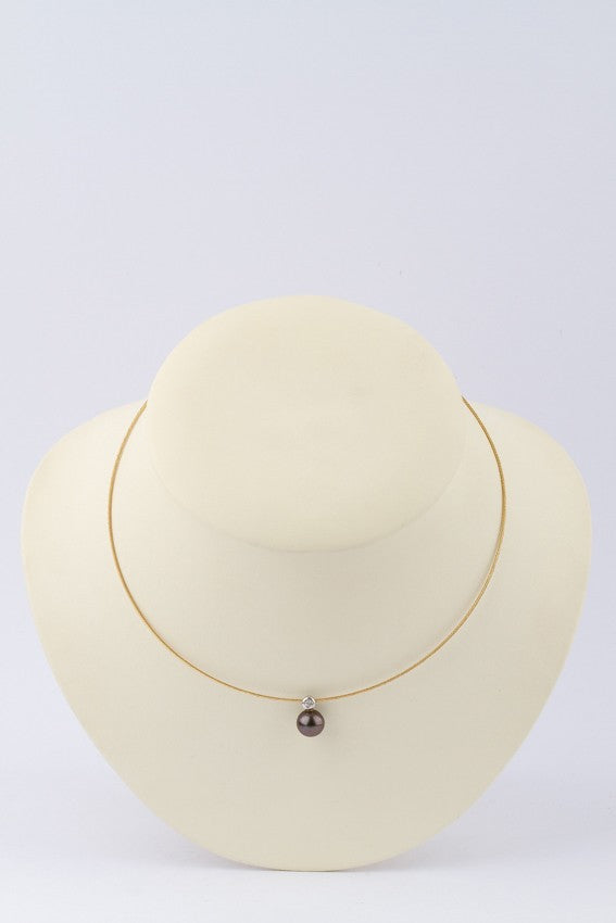 Wit gouden hanger met briljant en tahiti parel aan gouden collier