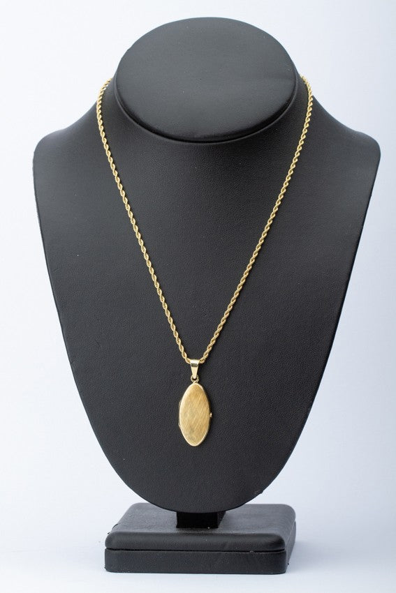 Gouden medaillon aan gouden koord collier