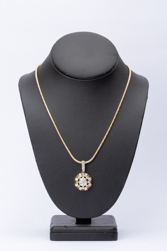 Gouden hanger met briljanten aan wit/geel gouden collier