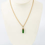 Gouden hanger met jade aan gouden collier