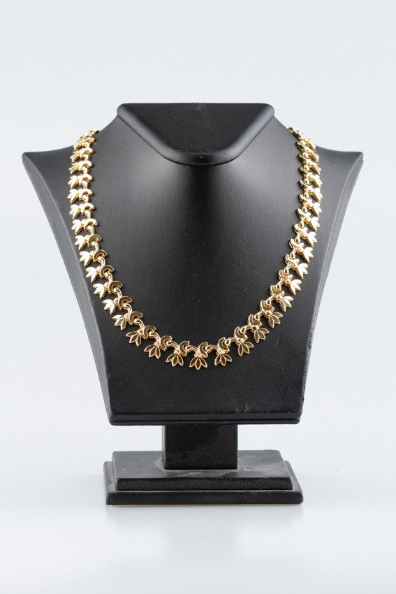 Gold link necklace