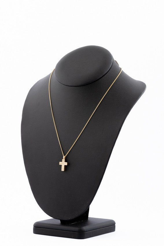 Gouden kruis met briljanten aan gourmet collier