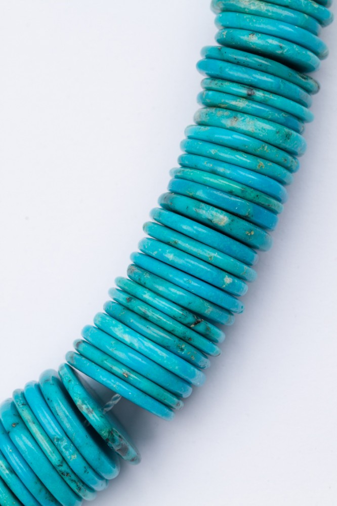 Turkoois collier met gouden bol slot