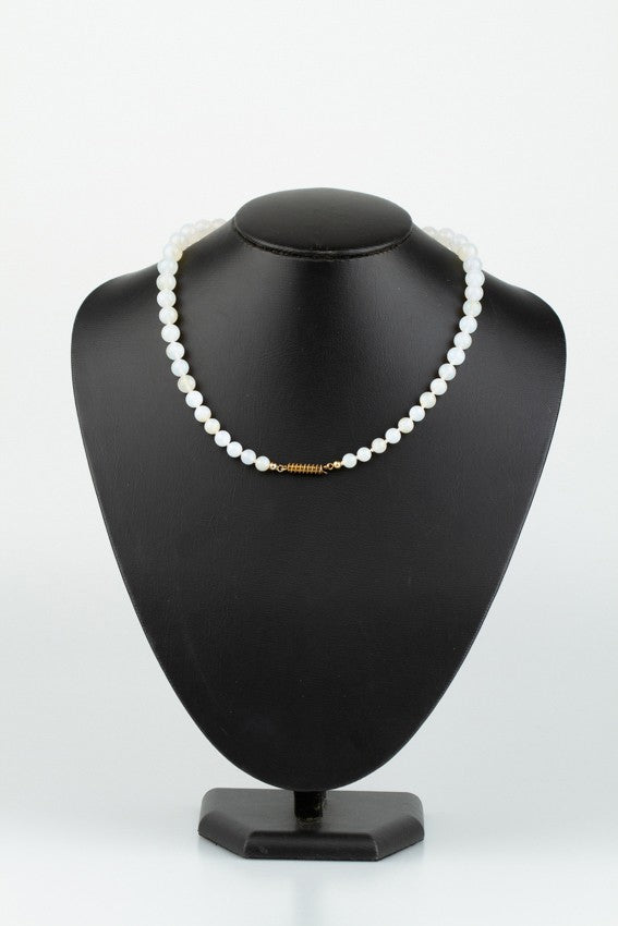 Maansteen collier aan antiek gouden slot