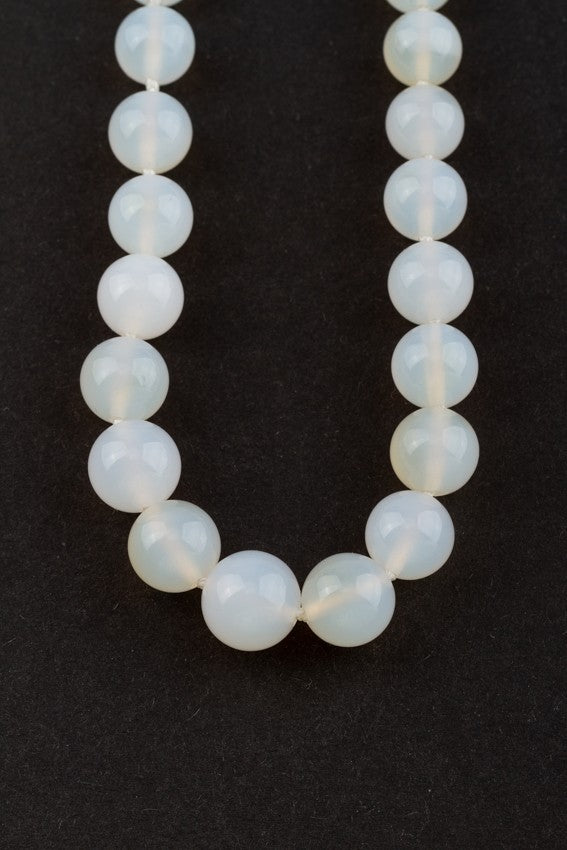 Maansteen collier aan antiek gouden slot