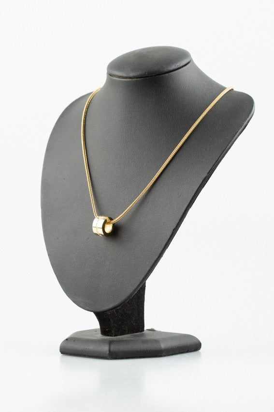 Gouden Bvlgari hanger aan gouden vossenstaart collier