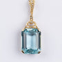Gouden hanger met natuurlijke aquamarijn en parels aan gouden collier