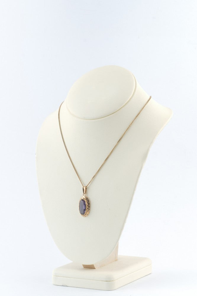 Gouden hanger met synth. korund aan gourmet collier