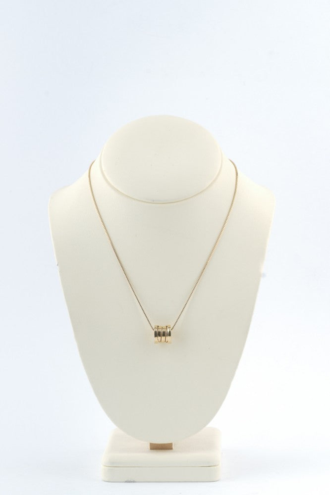 Gouden BVLGARI hanger aan gouden venetiaans collier