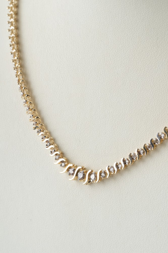 Gouden collier met 119 briljanten