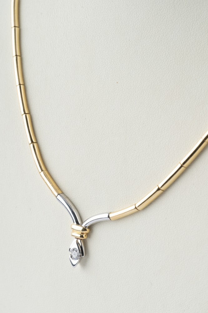 Wit/geel gouden collier met een briljant